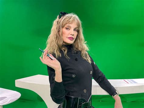 femme bernard henri levy|Arielle Dombasle : ses confidences osées sur sa vie。